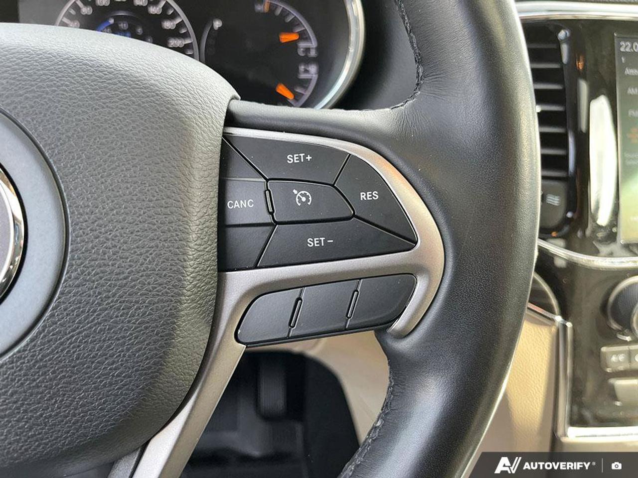 2020 Jeep Grand Cherokee Limited | Leather | Sunroof | Navigation | Blind-Spot Detection | Apple CarPlay | Android Auto Photo