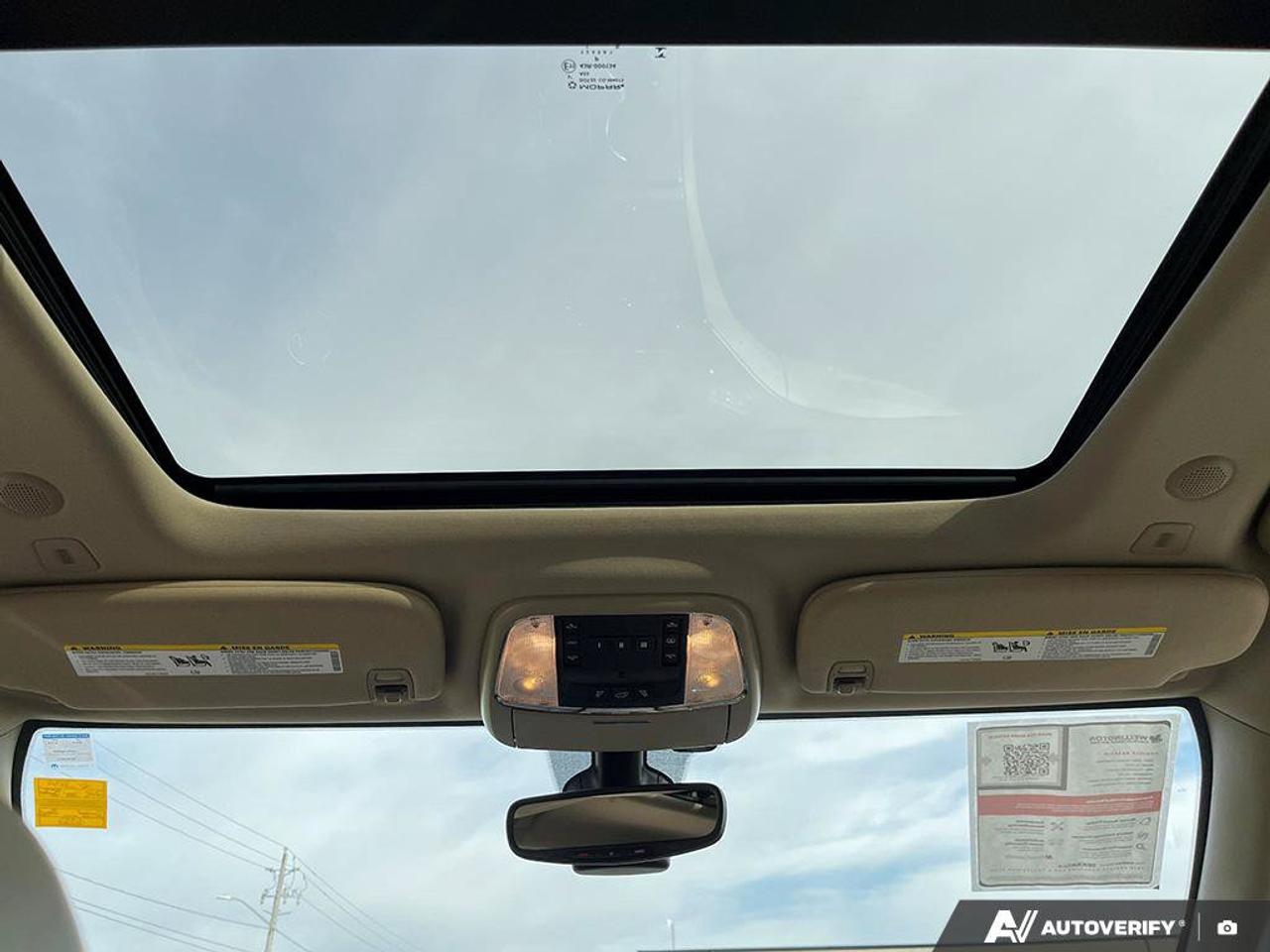 2020 Jeep Grand Cherokee Limited | Leather | Sunroof | Navigation | Blind-Spot Detection | Apple CarPlay | Android Auto Photo