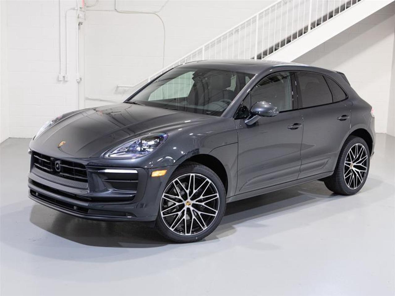 2026 Porsche Macan AWD Photo