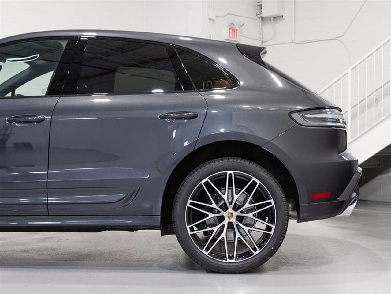 2026 Porsche Macan AWD Photo