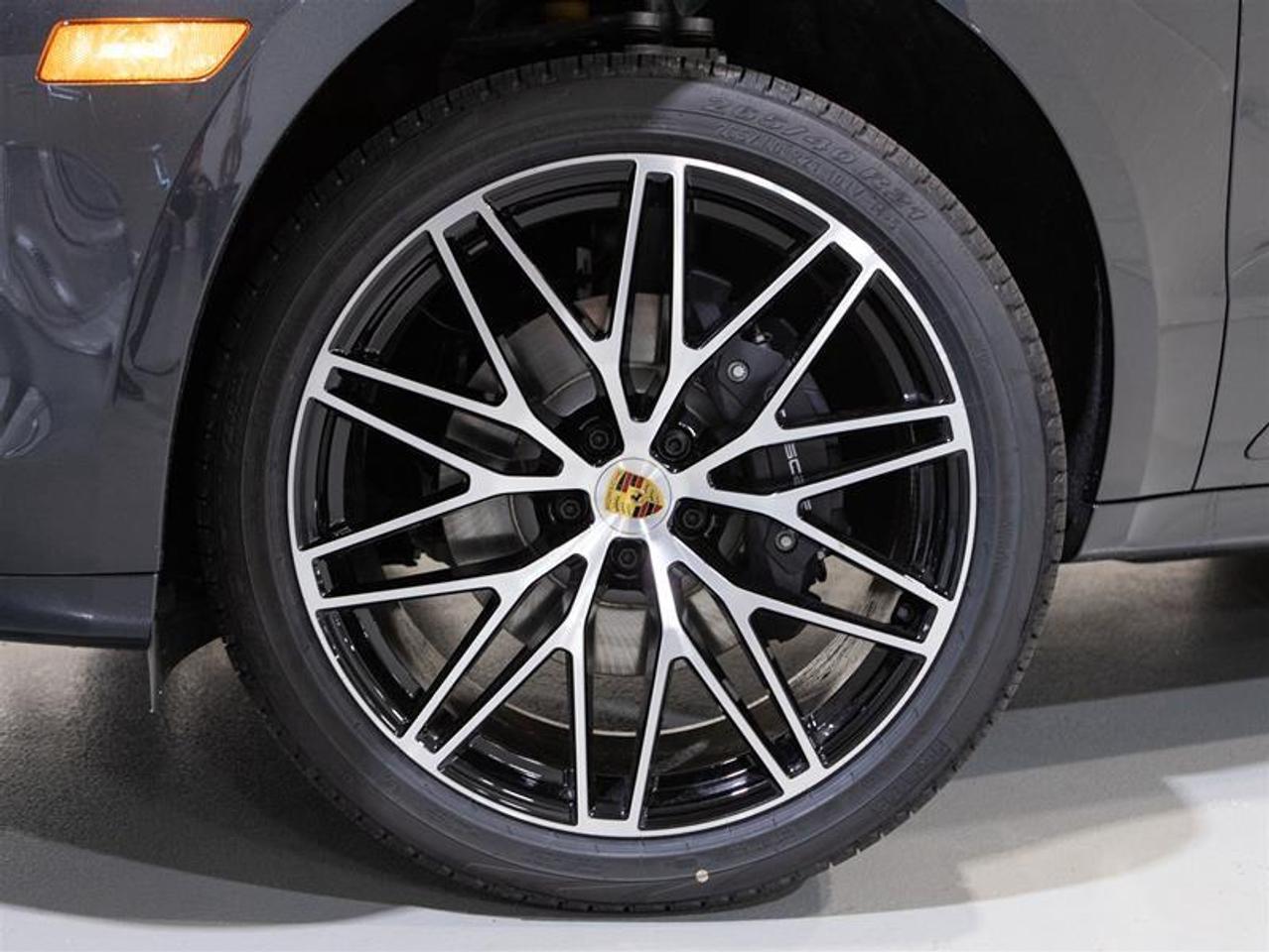 2026 Porsche Macan AWD Photo