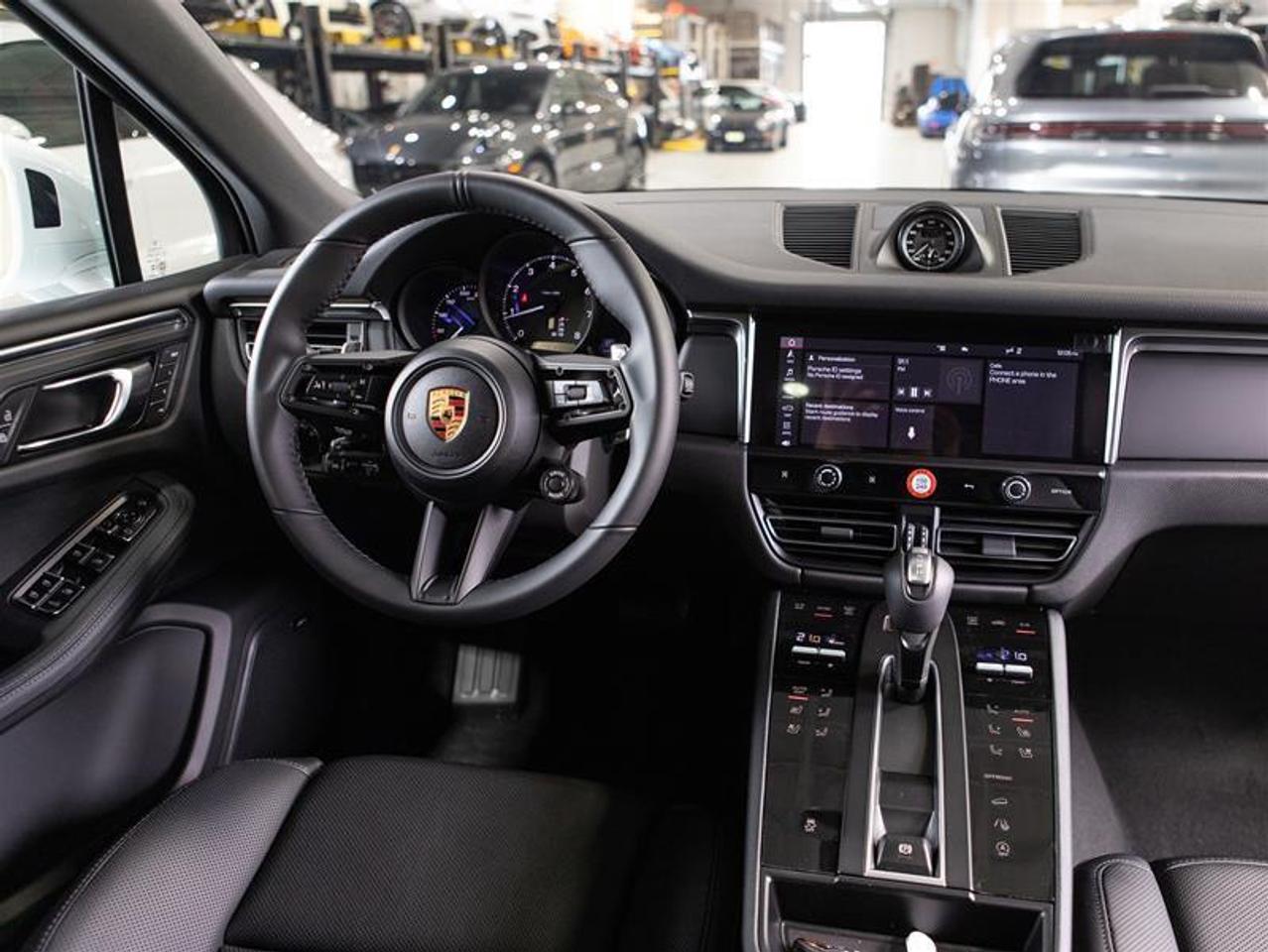 2026 Porsche Macan AWD Photo