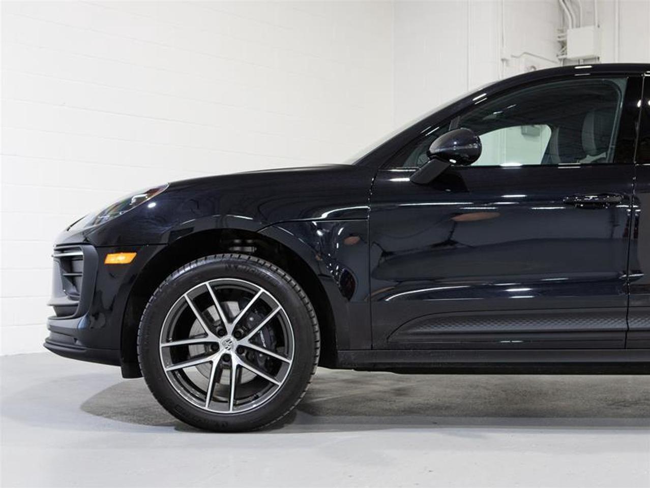 2026 Porsche Macan AWD Photo