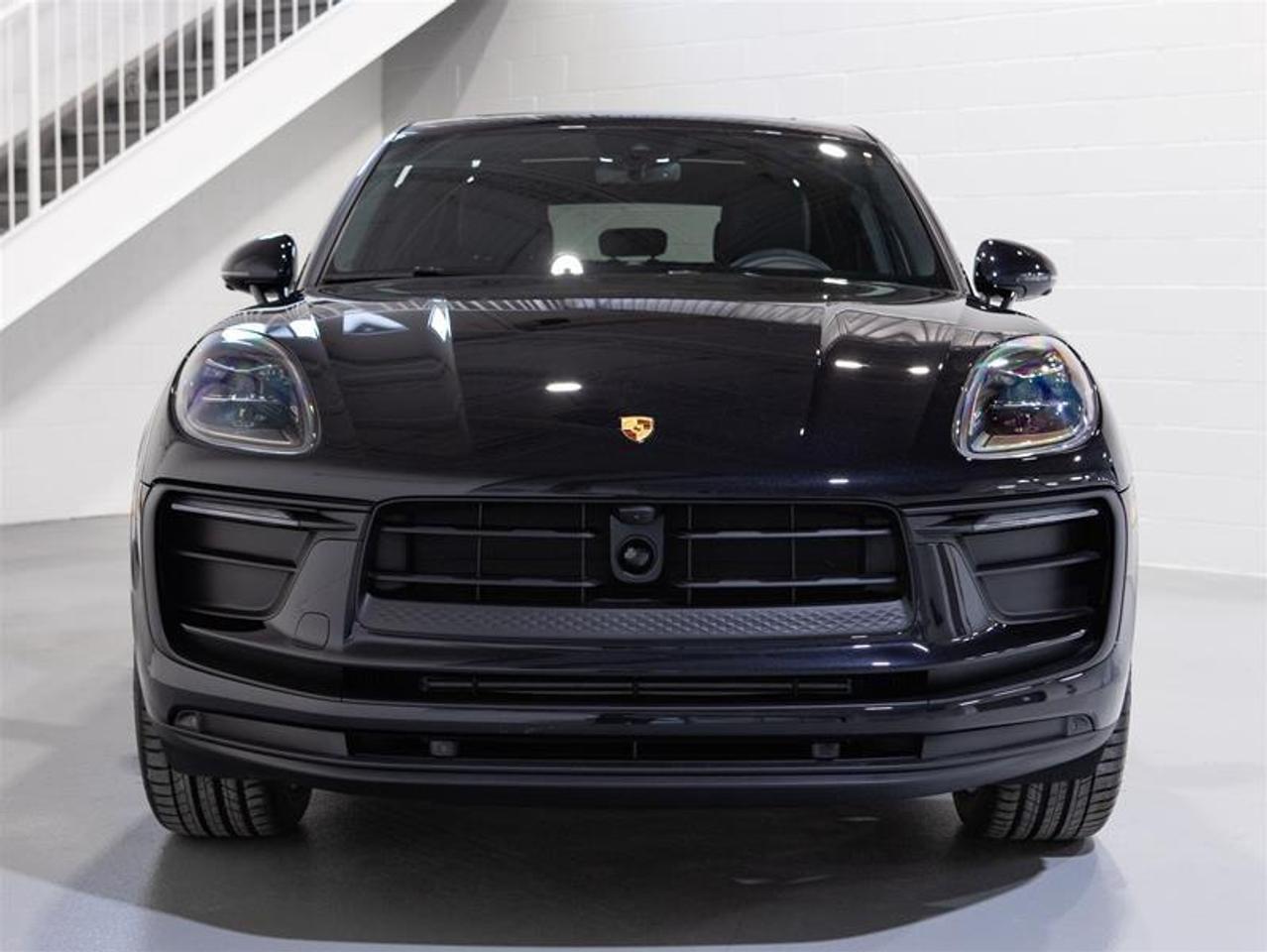 2026 Porsche Macan AWD Photo
