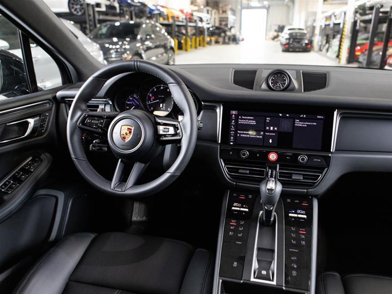 2026 Porsche Macan AWD Photo
