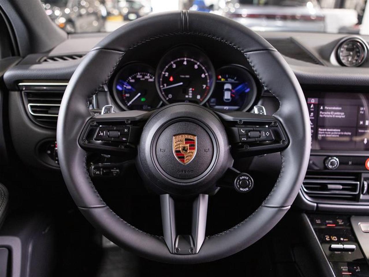 2026 Porsche Macan AWD Photo