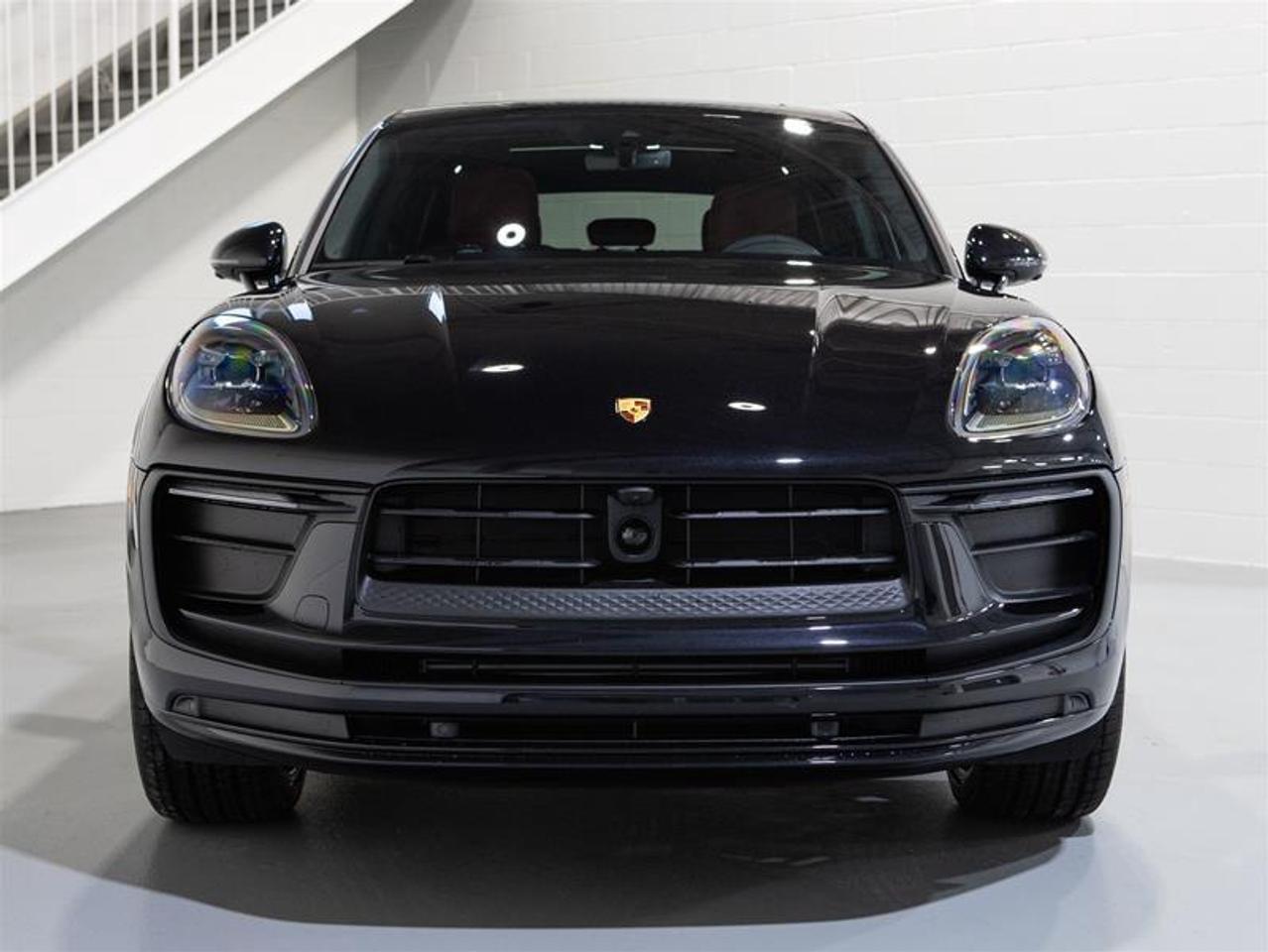 2026 Porsche Macan AWD Photo
