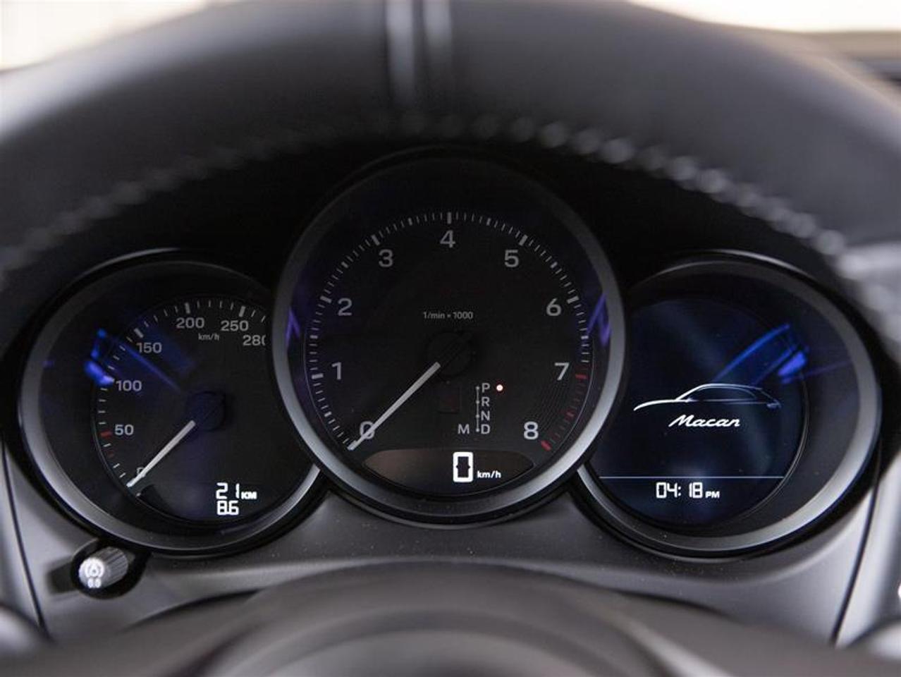 2026 Porsche Macan AWD Photo