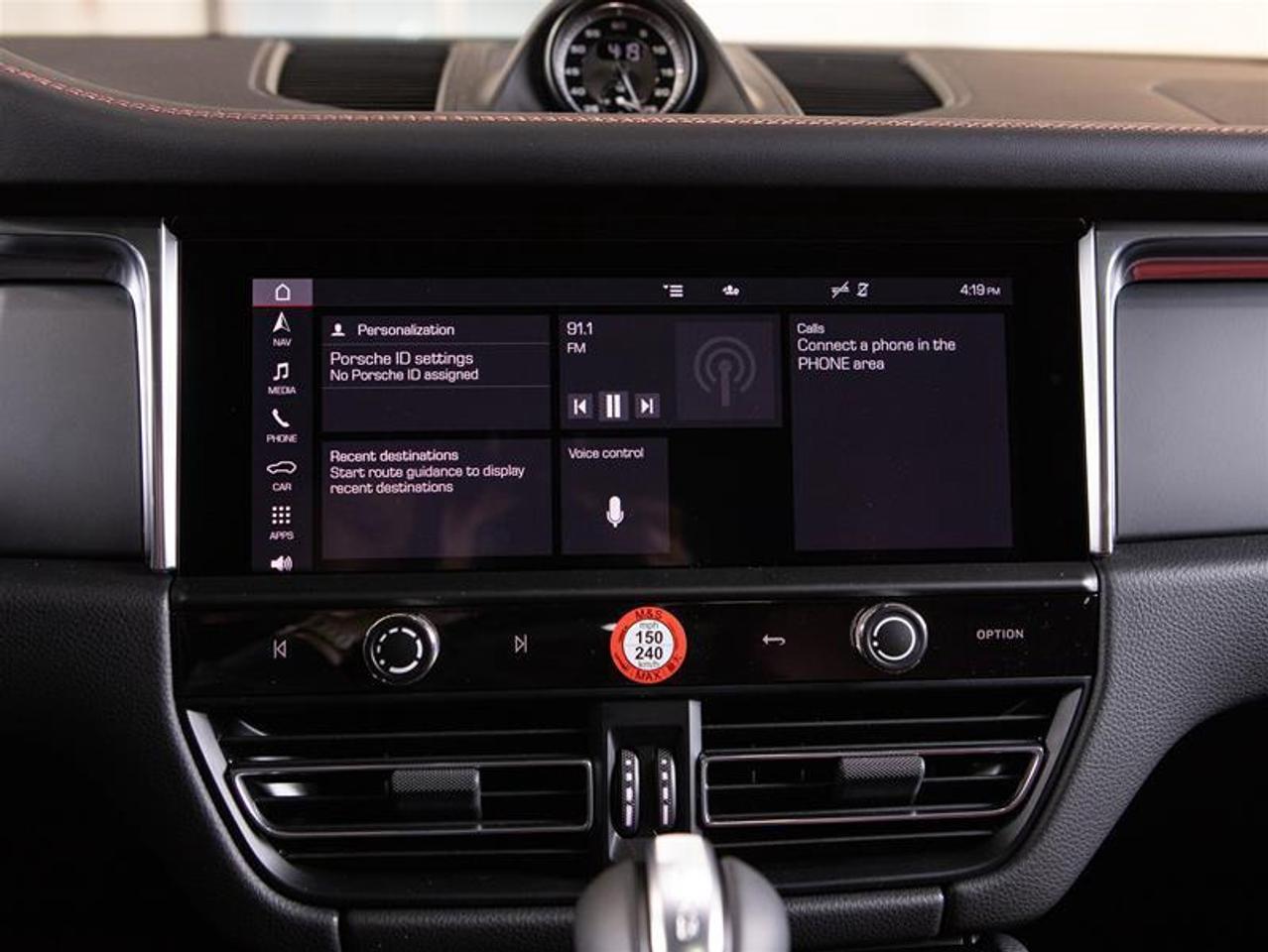 2026 Porsche Macan AWD Photo