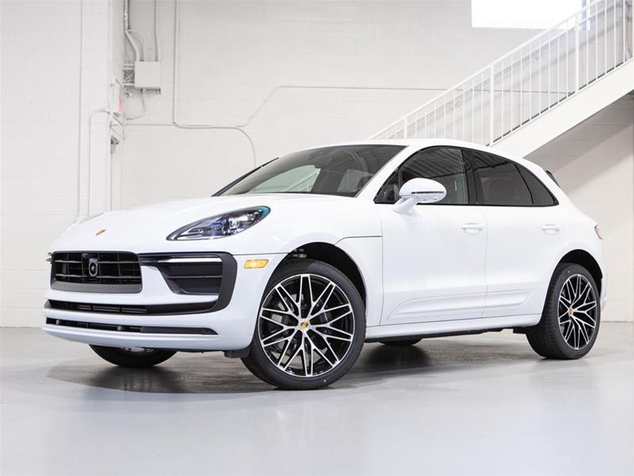 2026 Porsche Macan AWD Photo