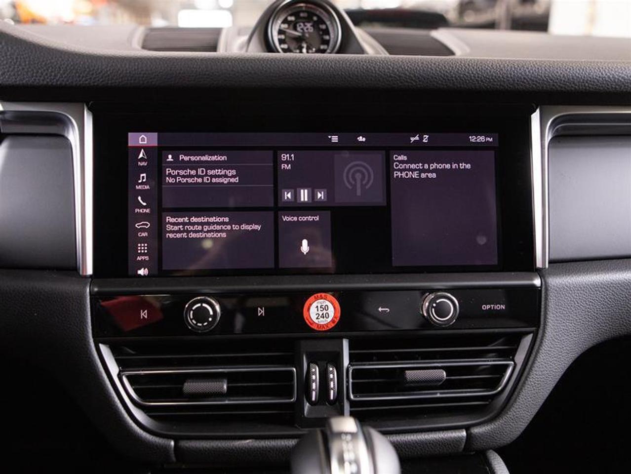 2026 Porsche Macan AWD Photo