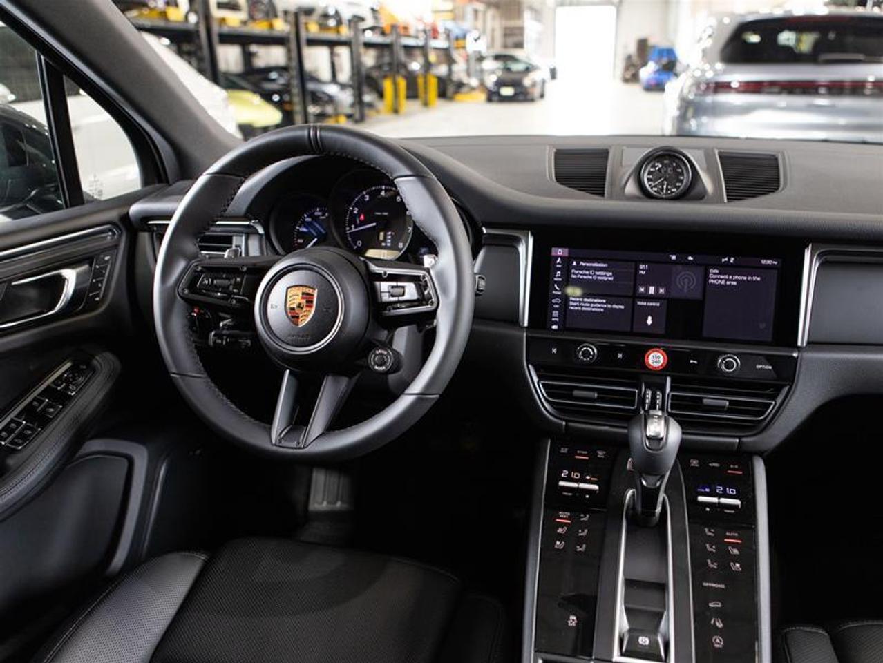 2026 Porsche Macan AWD Photo