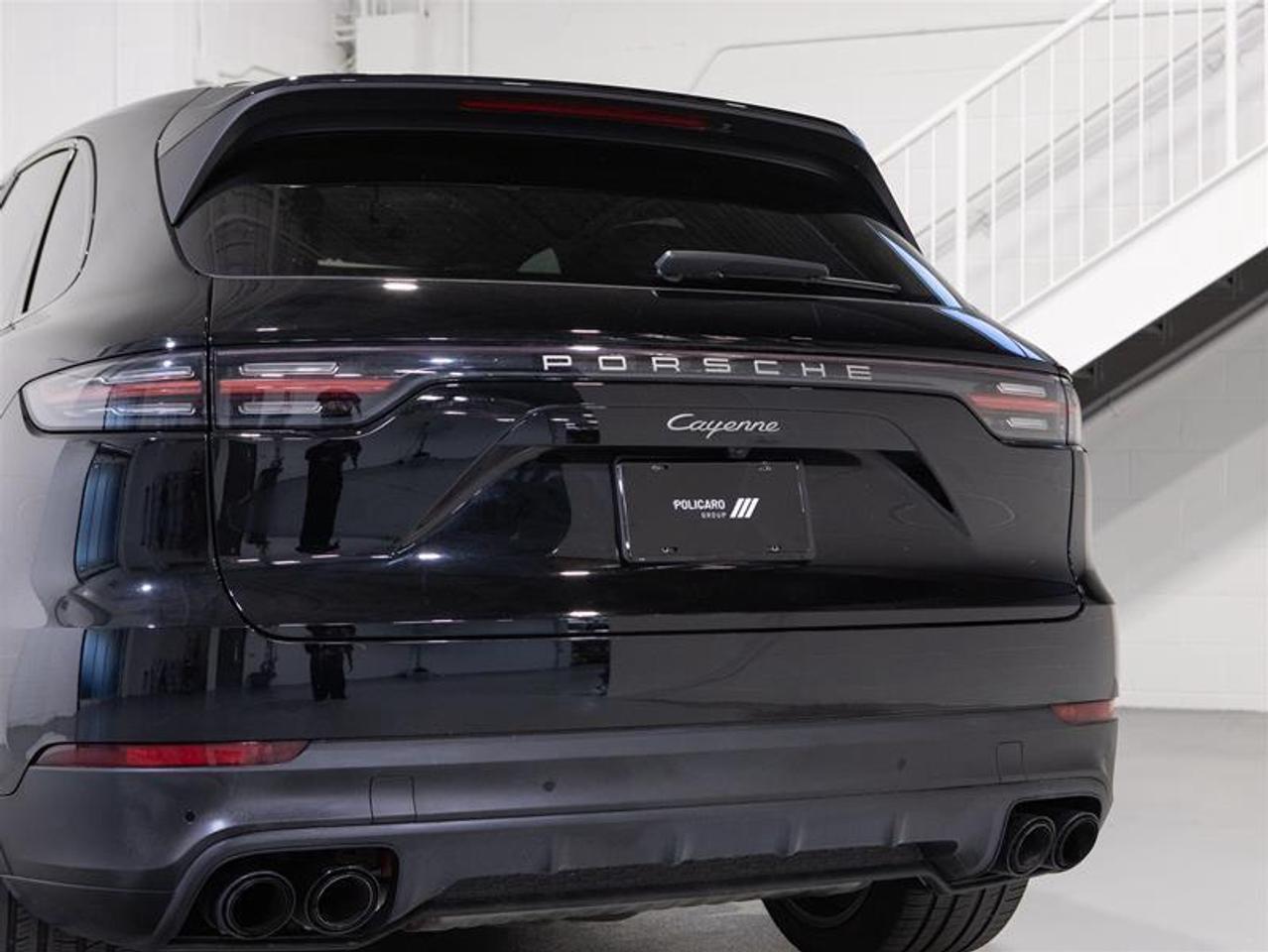 2023 Porsche Cayenne Platinum Edition Photo