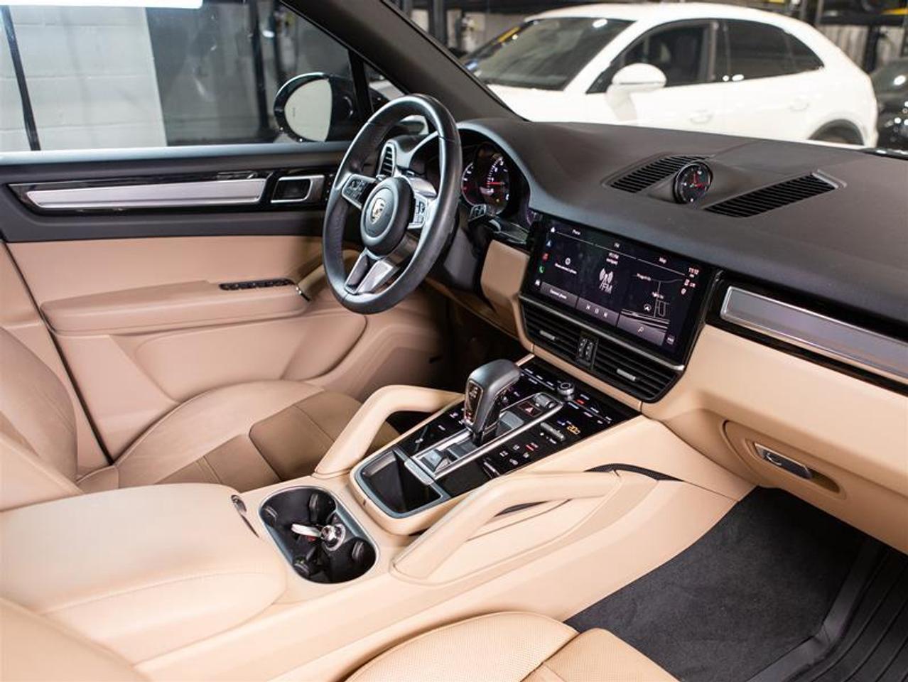 2023 Porsche Cayenne Platinum Edition Photo