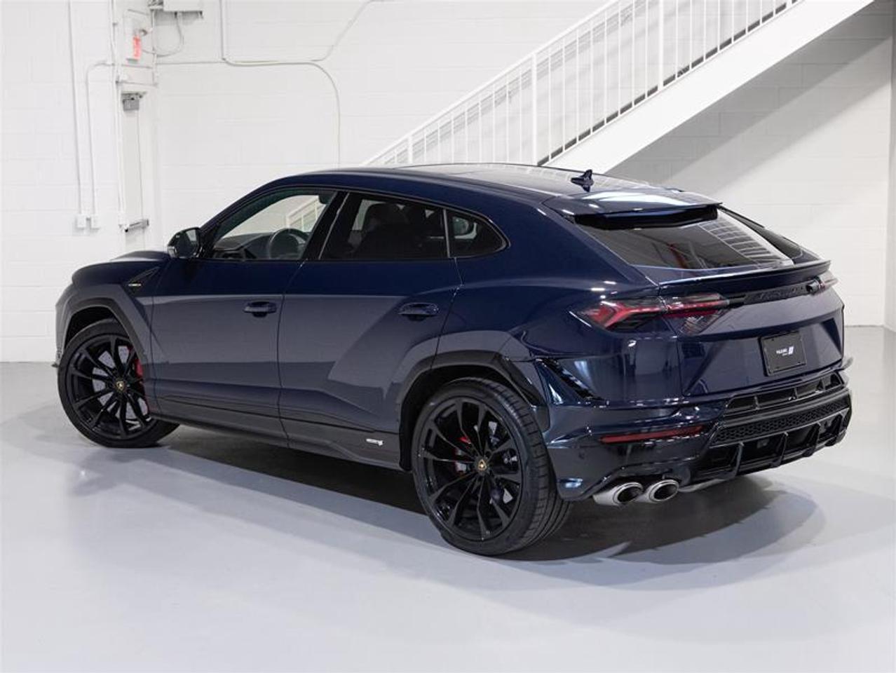 2024 Lamborghini Urus S Photo