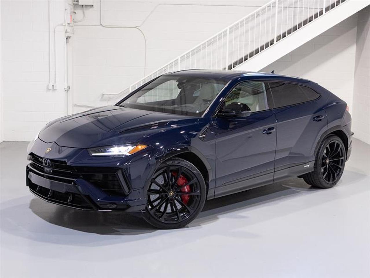 2024 Lamborghini Urus S Photo