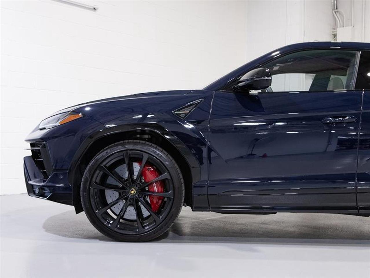 2024 Lamborghini Urus S Photo