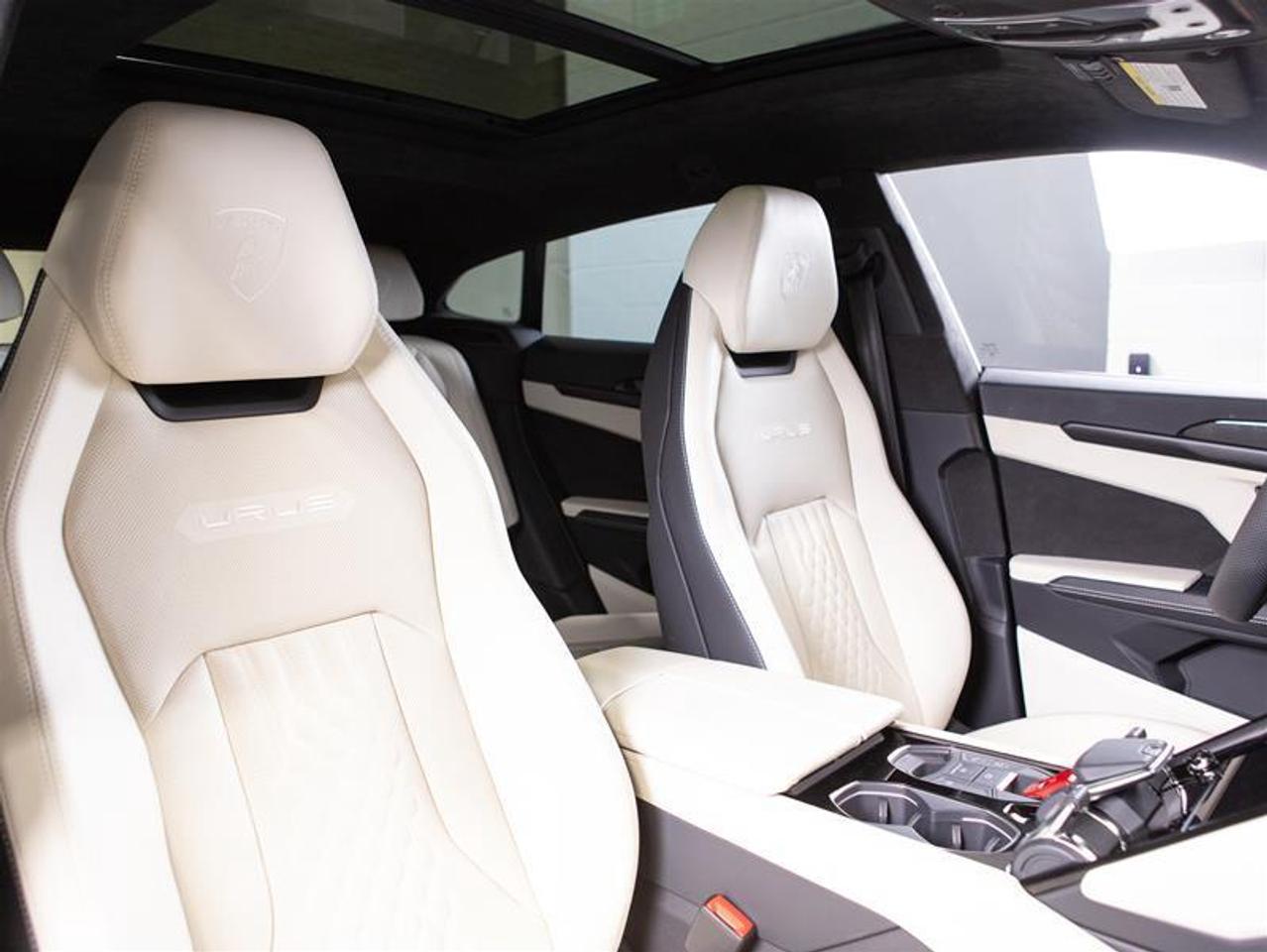2024 Lamborghini Urus S Photo