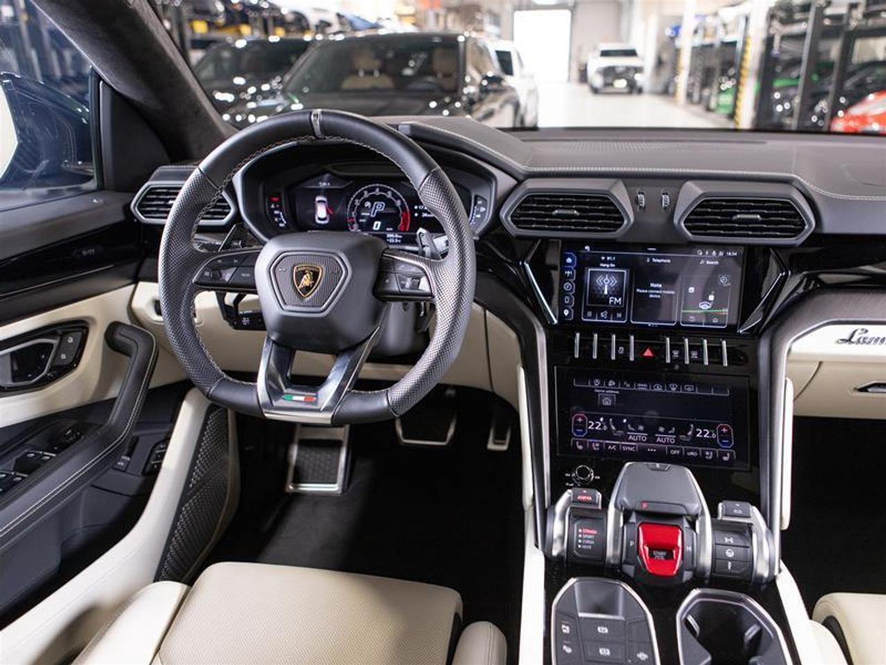 2024 Lamborghini Urus S Photo