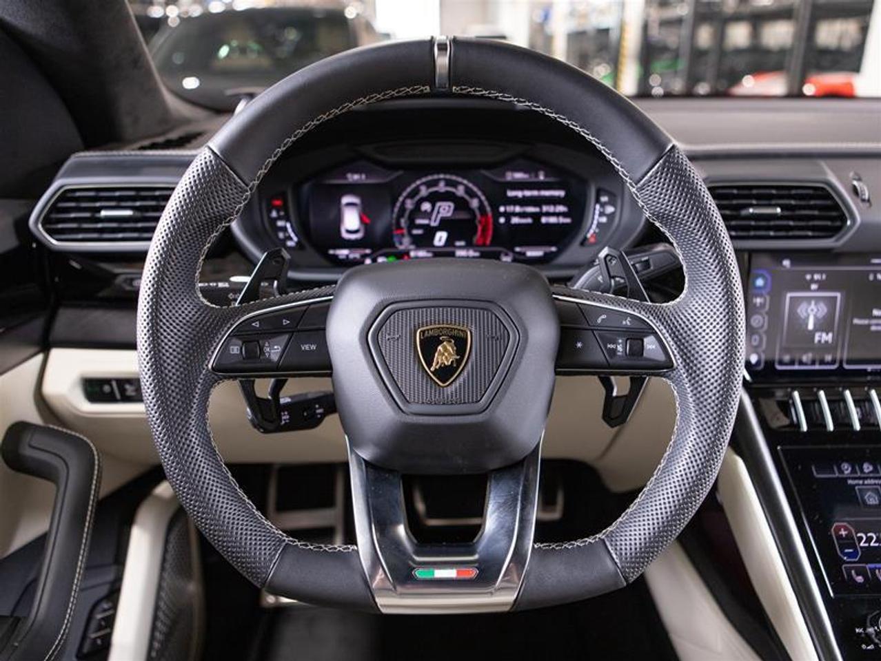 2024 Lamborghini Urus S Photo