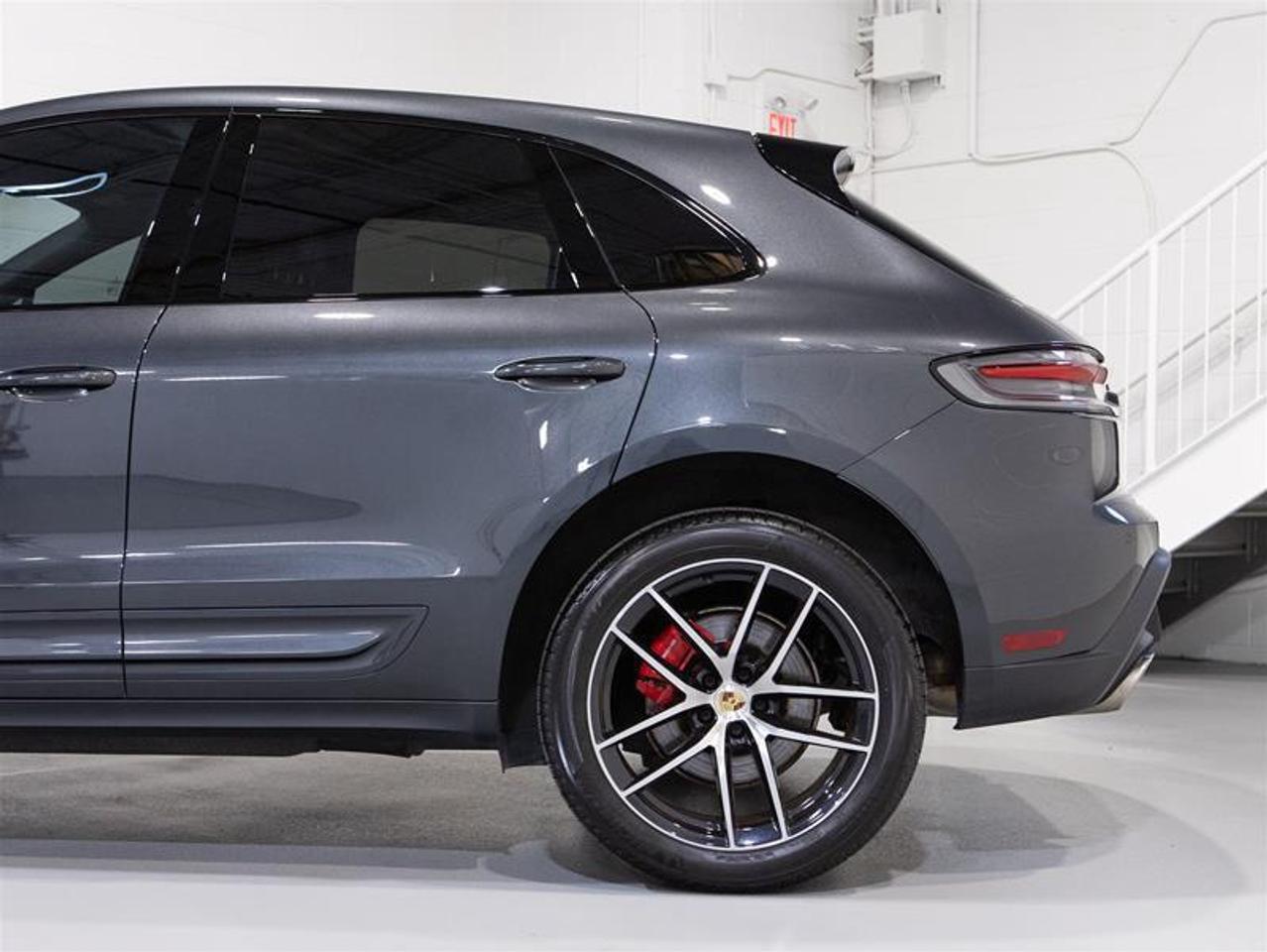 2023 Porsche Macan S Photo