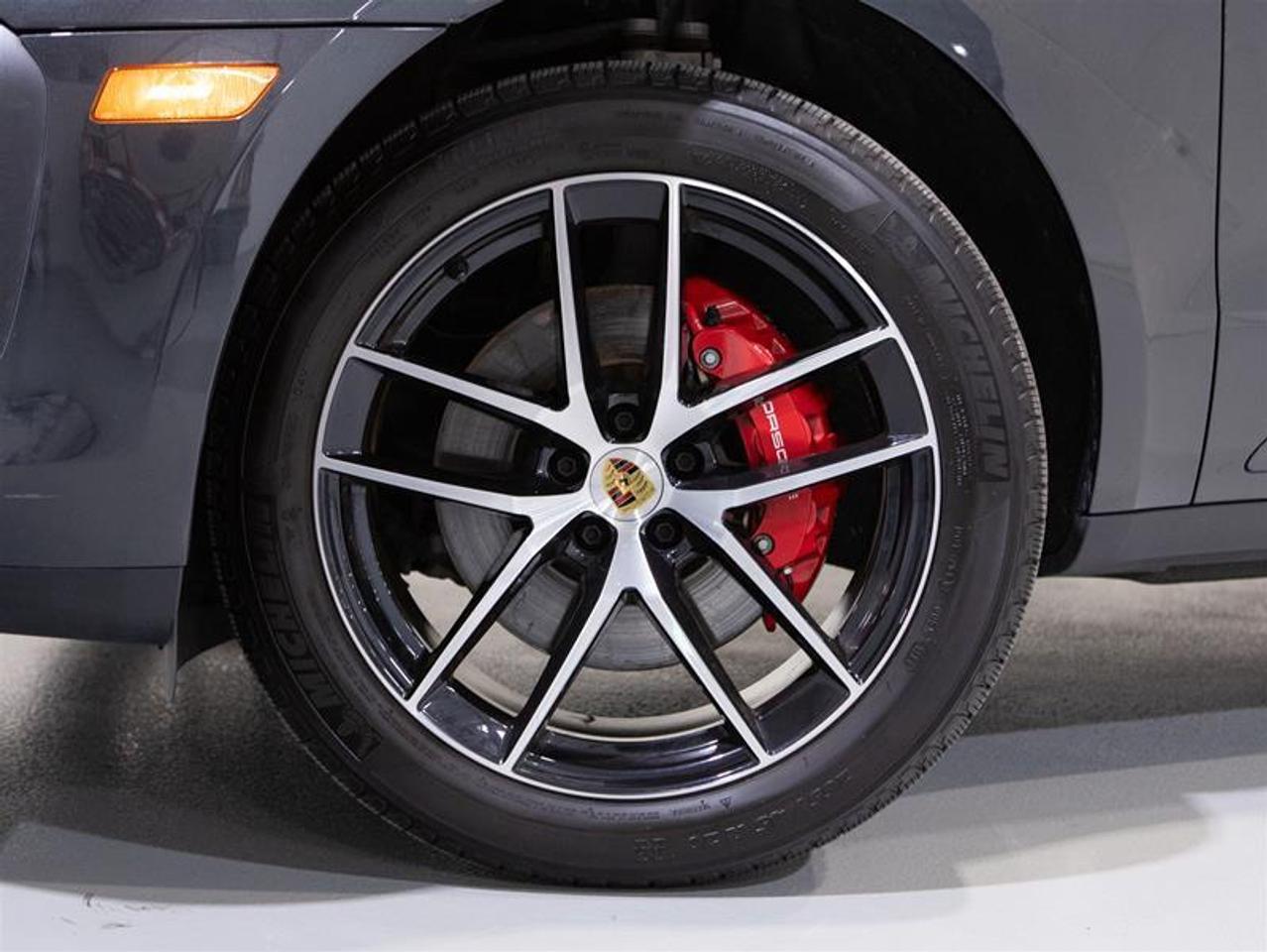 2023 Porsche Macan S Photo