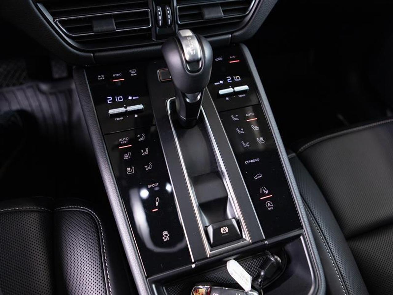 2023 Porsche Macan S Photo