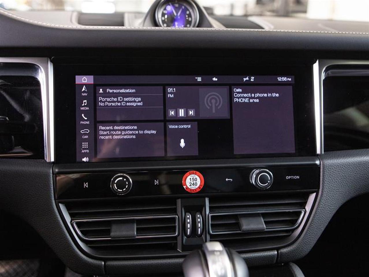 2023 Porsche Macan S Photo