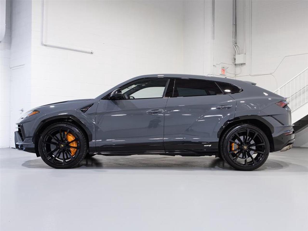 2024 Lamborghini Urus S Photo4