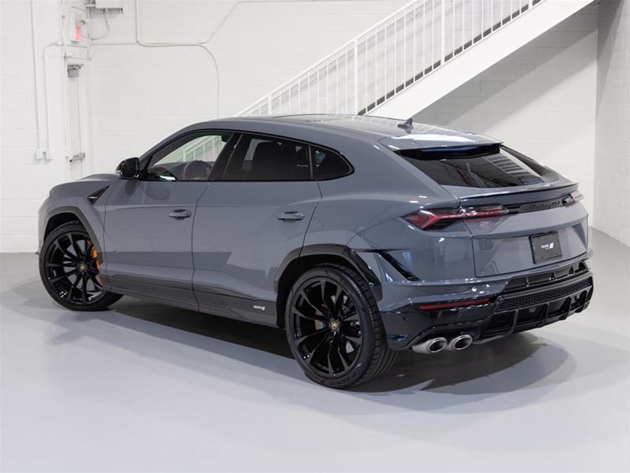 2024 Lamborghini Urus S Photo