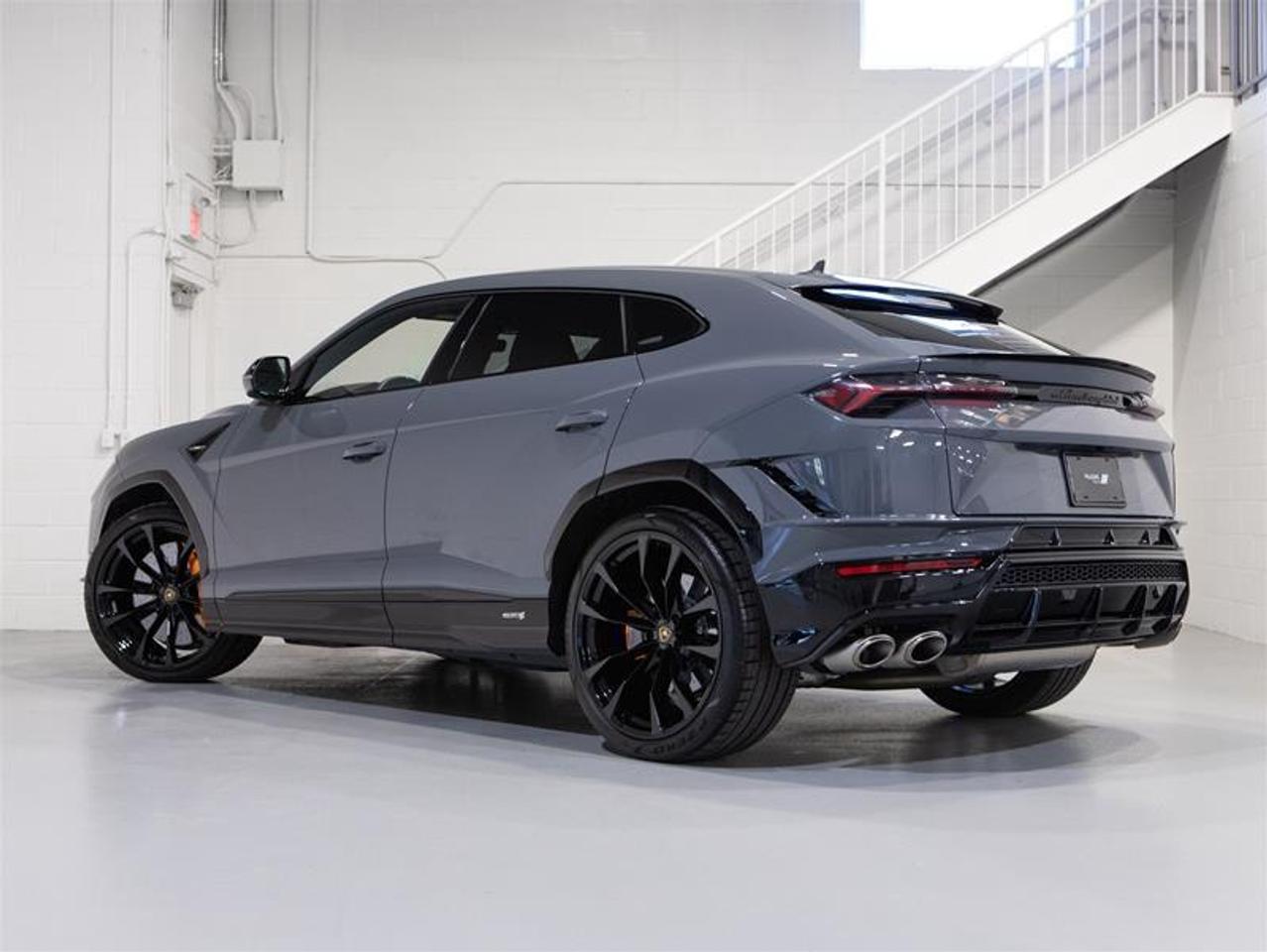 2024 Lamborghini Urus S Photo