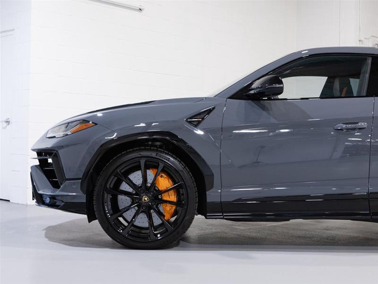 2024 Lamborghini Urus S Photo