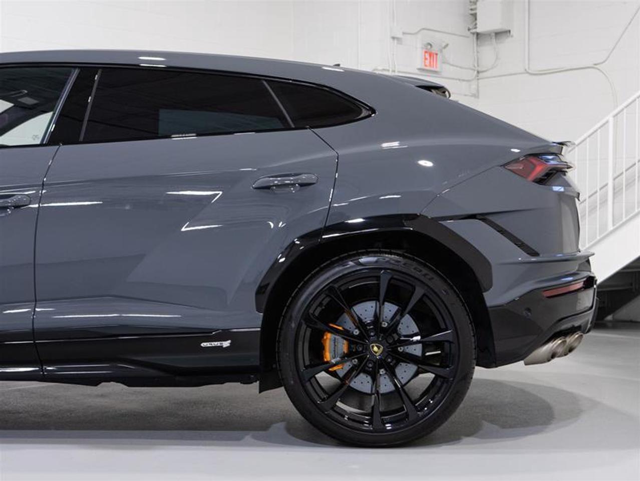 2024 Lamborghini Urus S Photo