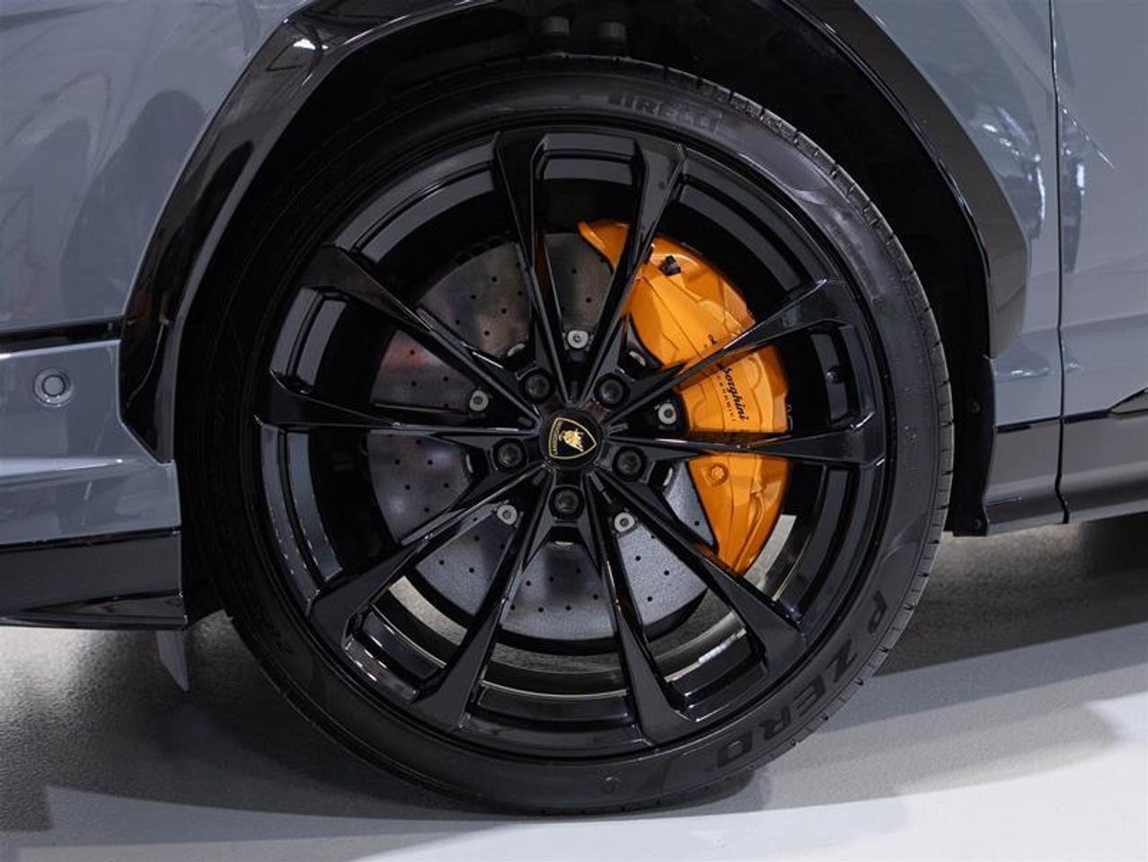 2024 Lamborghini Urus S Photo