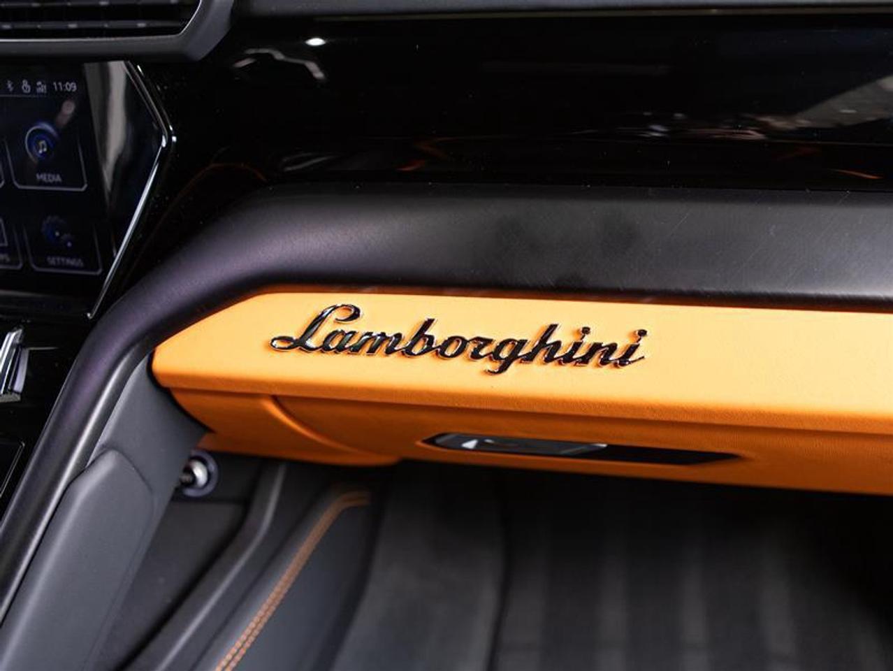 2024 Lamborghini Urus S Photo
