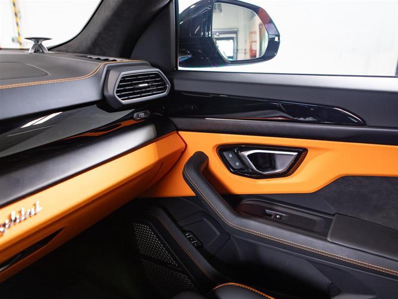 2024 Lamborghini Urus S Photo