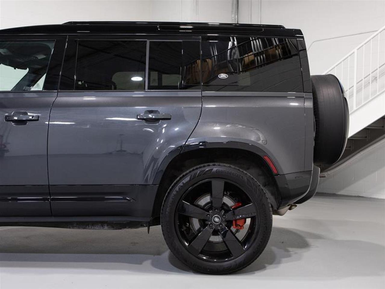 2023 Land Rover Defender 110 P400 X Photo