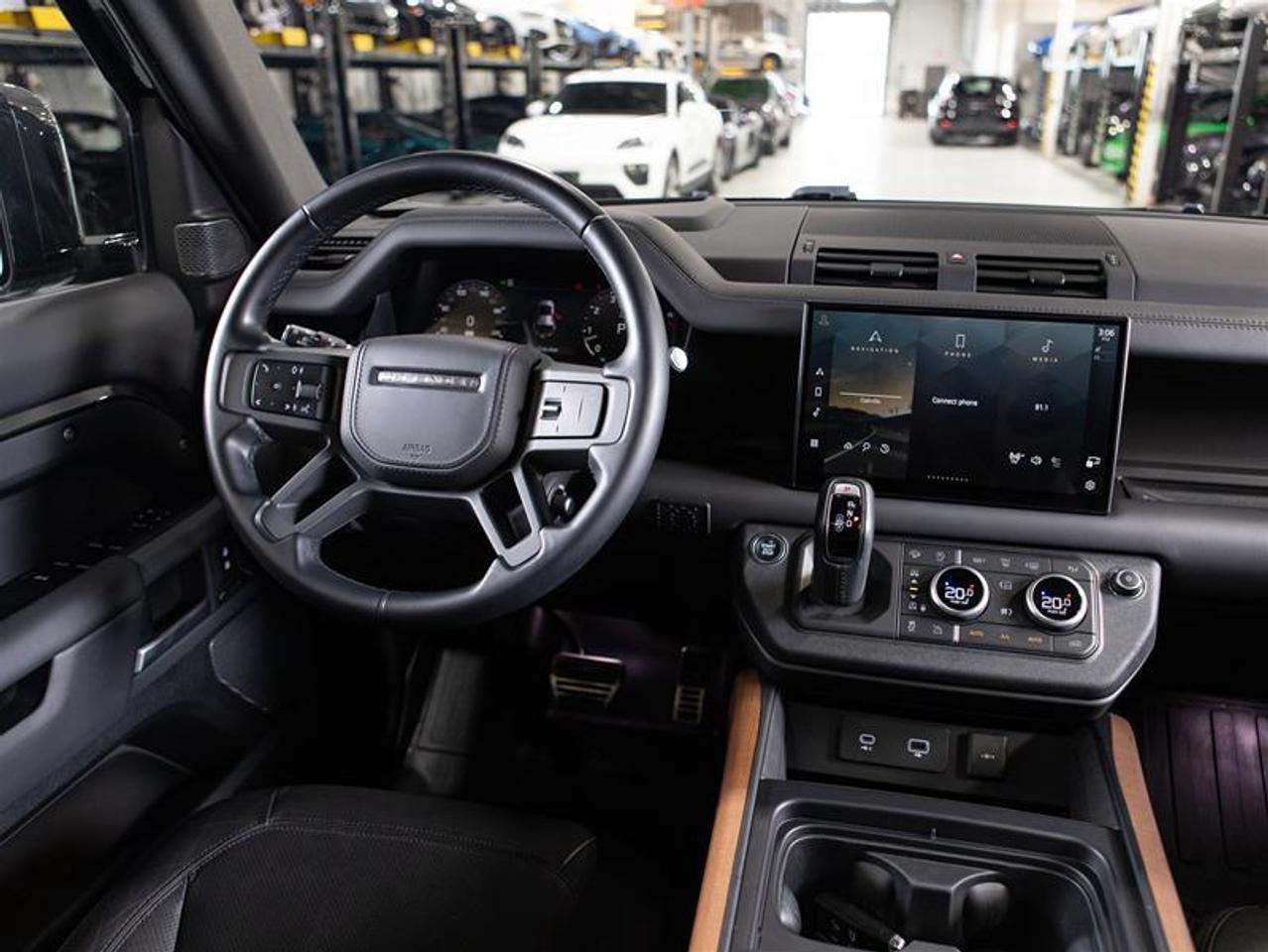 2023 Land Rover Defender 110 P400 X Photo