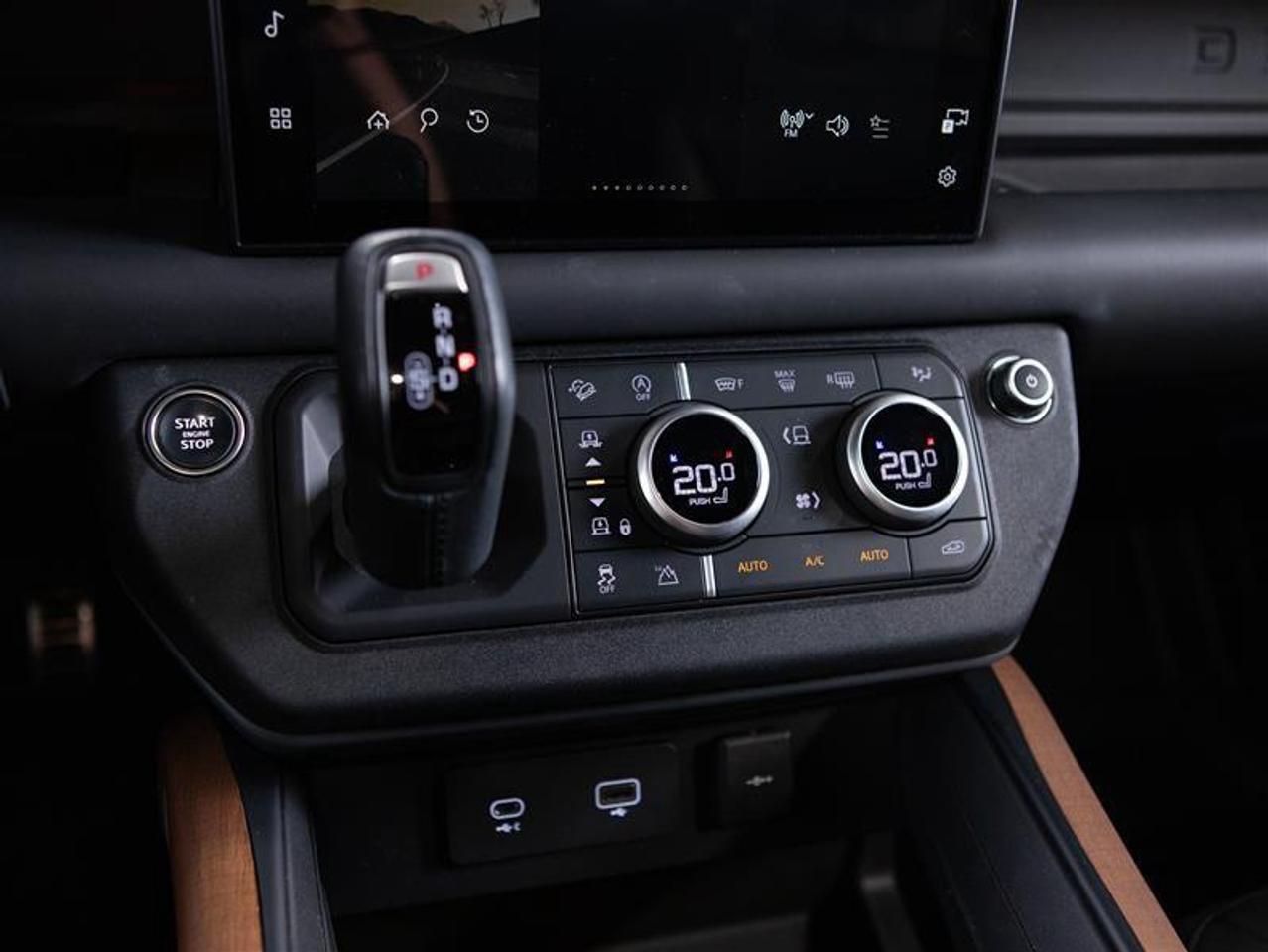 2023 Land Rover Defender 110 P400 X Photo