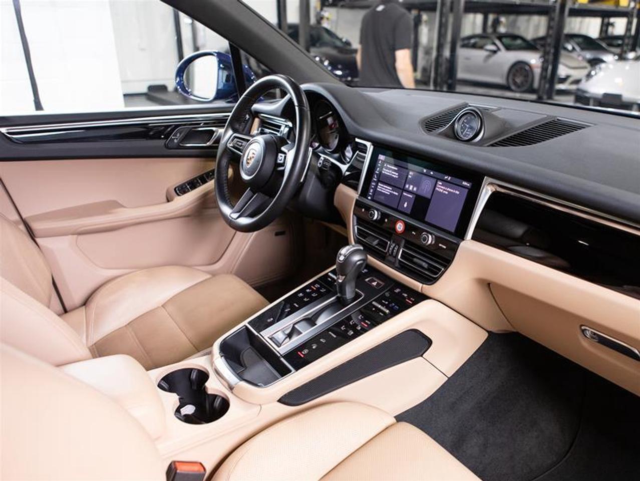 2023 Porsche Macan S Photo