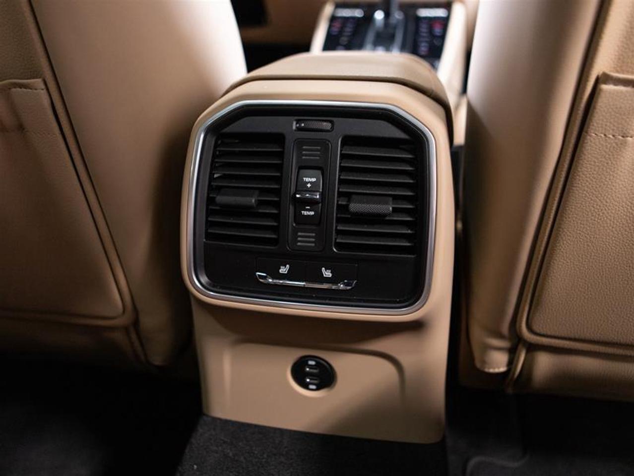 2023 Porsche Macan S Photo