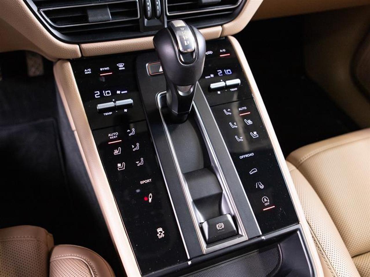 2023 Porsche Macan S Photo