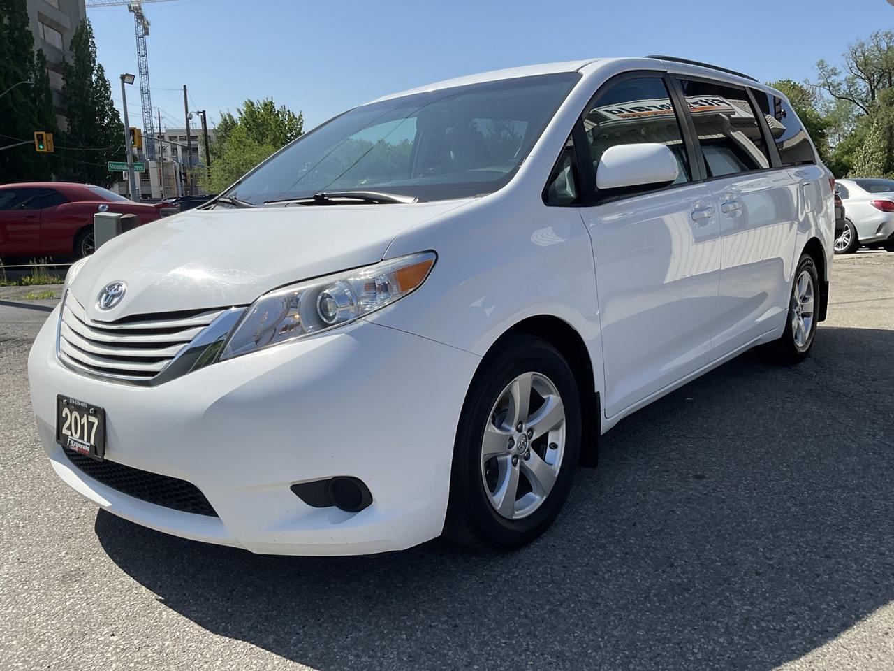 2017 Toyota Sienna LE 8-Passenger - BACK-UP CAM! PWR DOORS! 8 PASS! Photo2