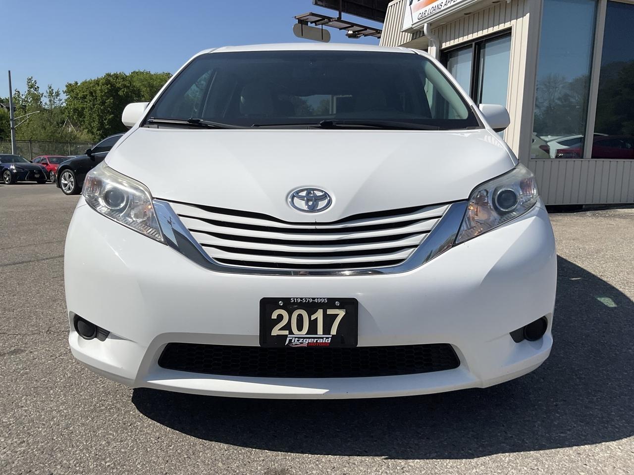 2017 Toyota Sienna LE 8-Passenger - BACK-UP CAM! PWR DOORS! 8 PASS! Photo