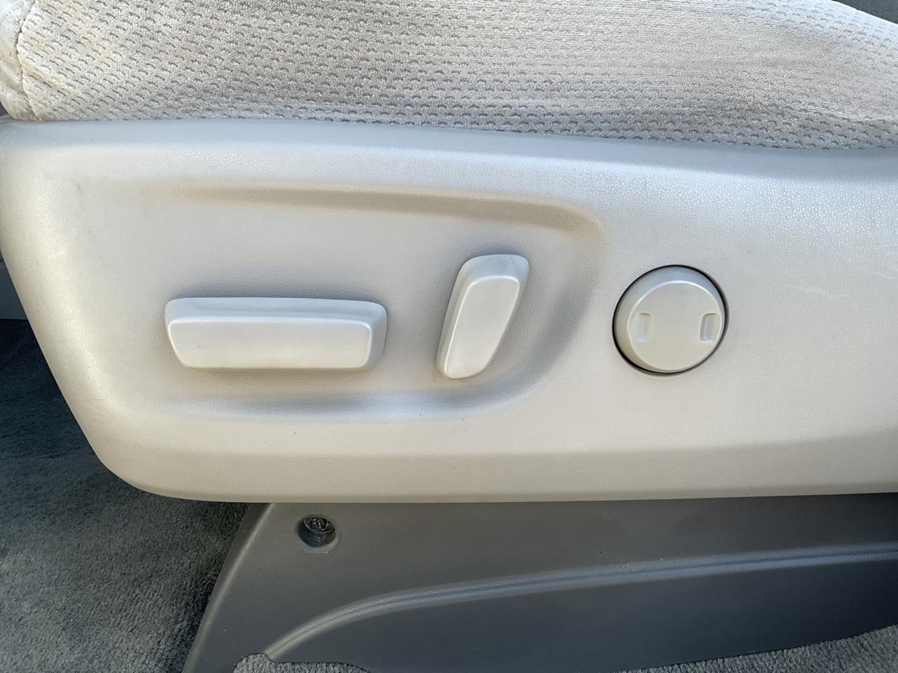2017 Toyota Sienna LE 8-Passenger - BACK-UP CAM! PWR DOORS! 8 PASS! Photo