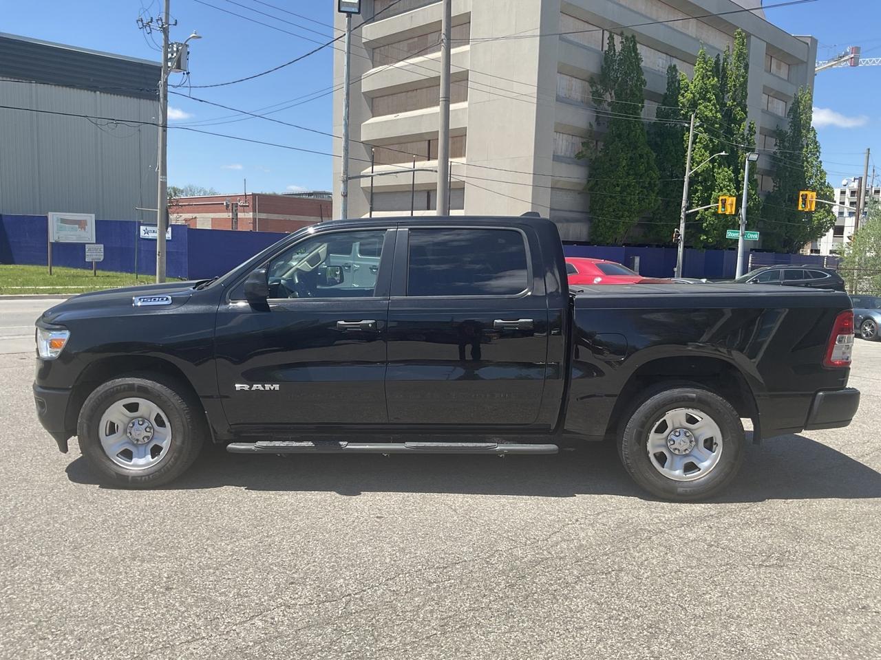 2020 RAM 1500 Tradesman Crew Cab SB 4WD - LEATHER! BACK-UP CAM! Photo