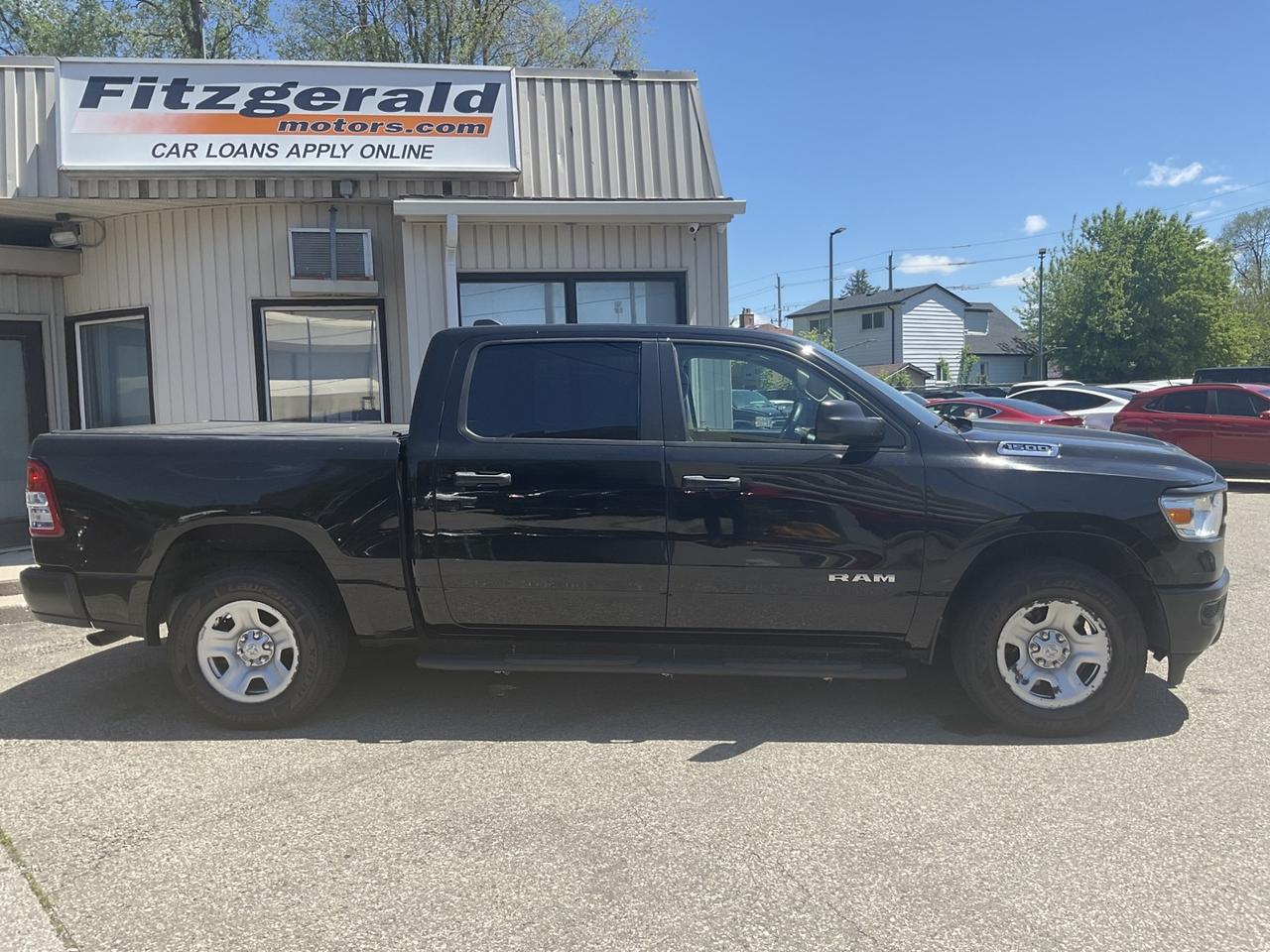2020 RAM 1500 Tradesman Crew Cab SB 4WD - LEATHER! BACK-UP CAM! Photo