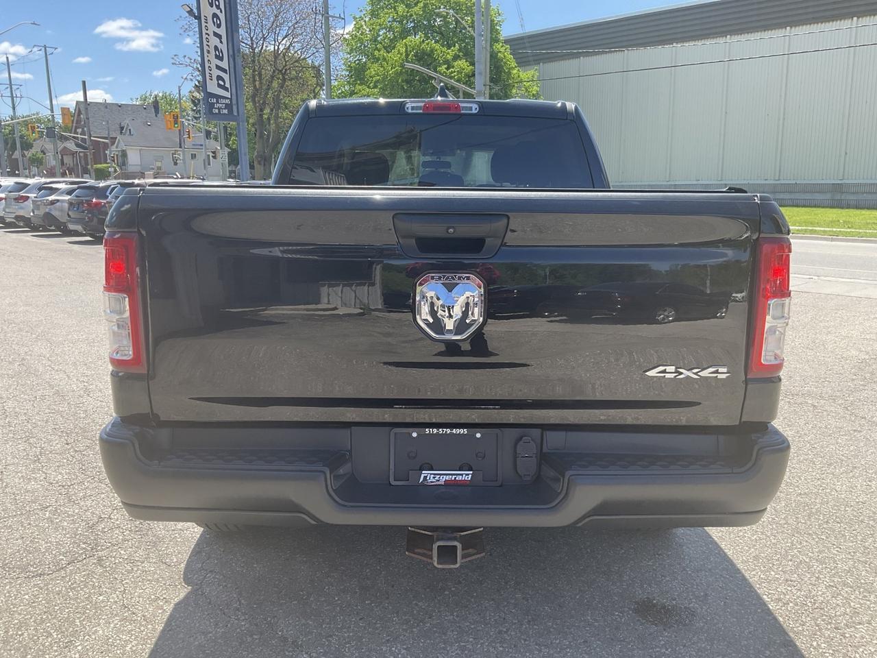 2020 RAM 1500 Tradesman Crew Cab SB 4WD - LEATHER! BACK-UP CAM! Photo