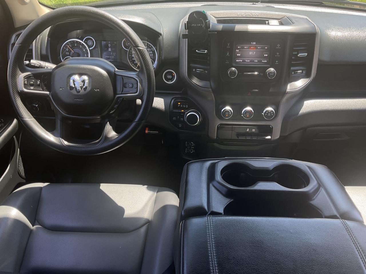 2020 RAM 1500 Tradesman Crew Cab SB 4WD - LEATHER! BACK-UP CAM! Photo