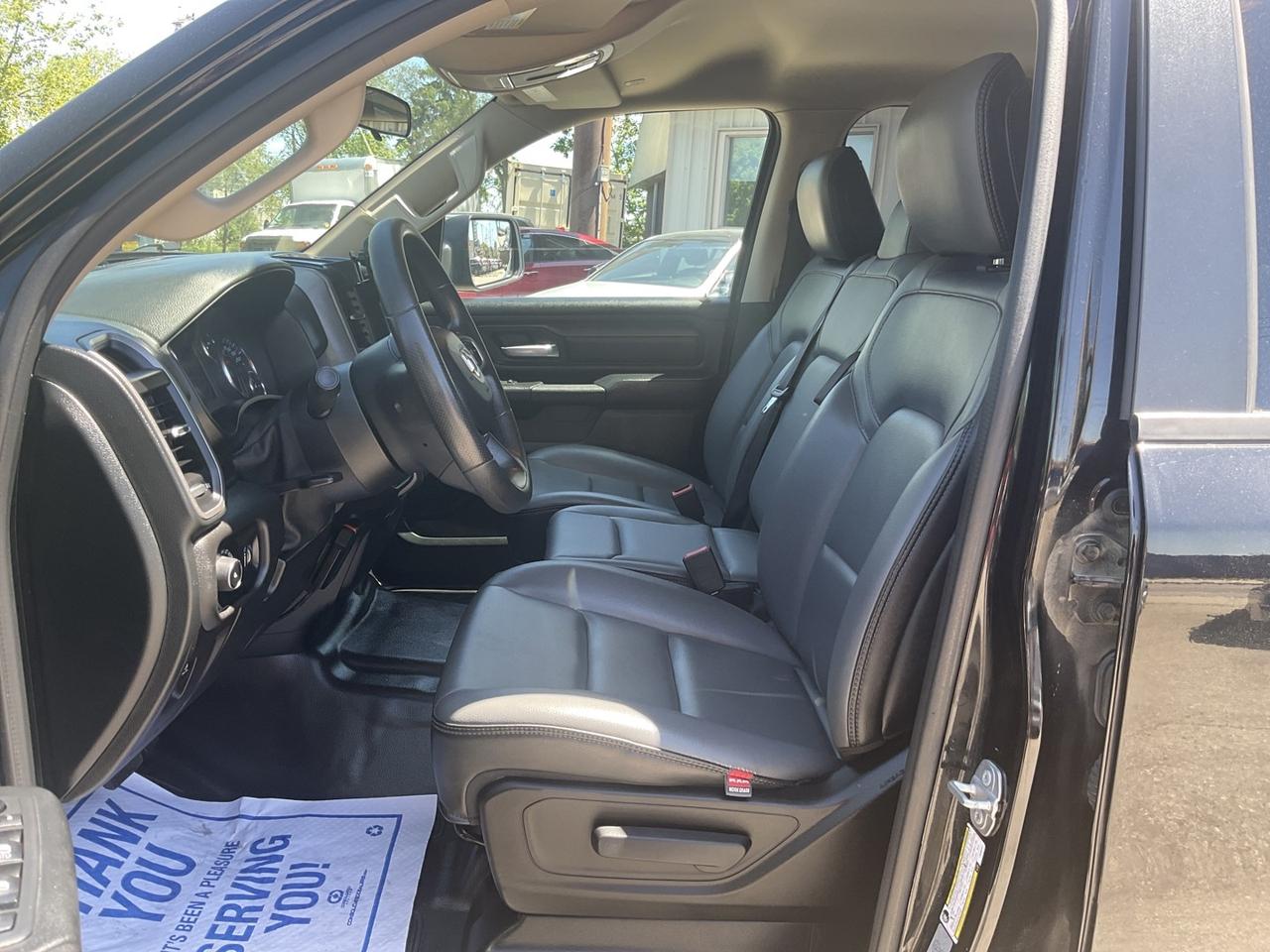 2020 RAM 1500 Tradesman Crew Cab SB 4WD - LEATHER! BACK-UP CAM! Photo